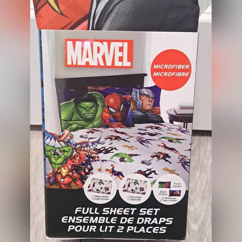 Marvel Avengers Red and Blue Superhero Full Size Sheet Set